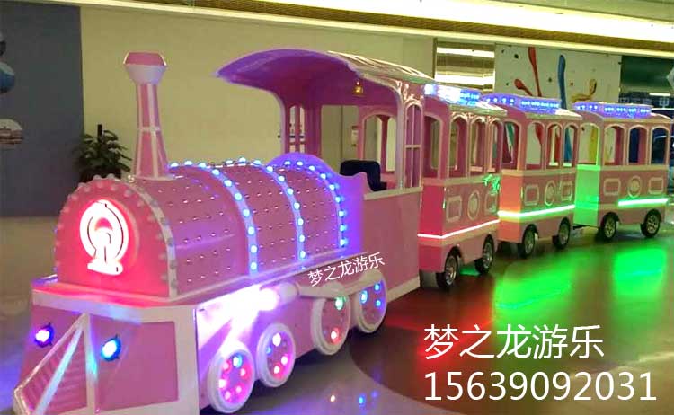 春節(jié)將至，新款無(wú)軌觀光小火車更加?受歡迎